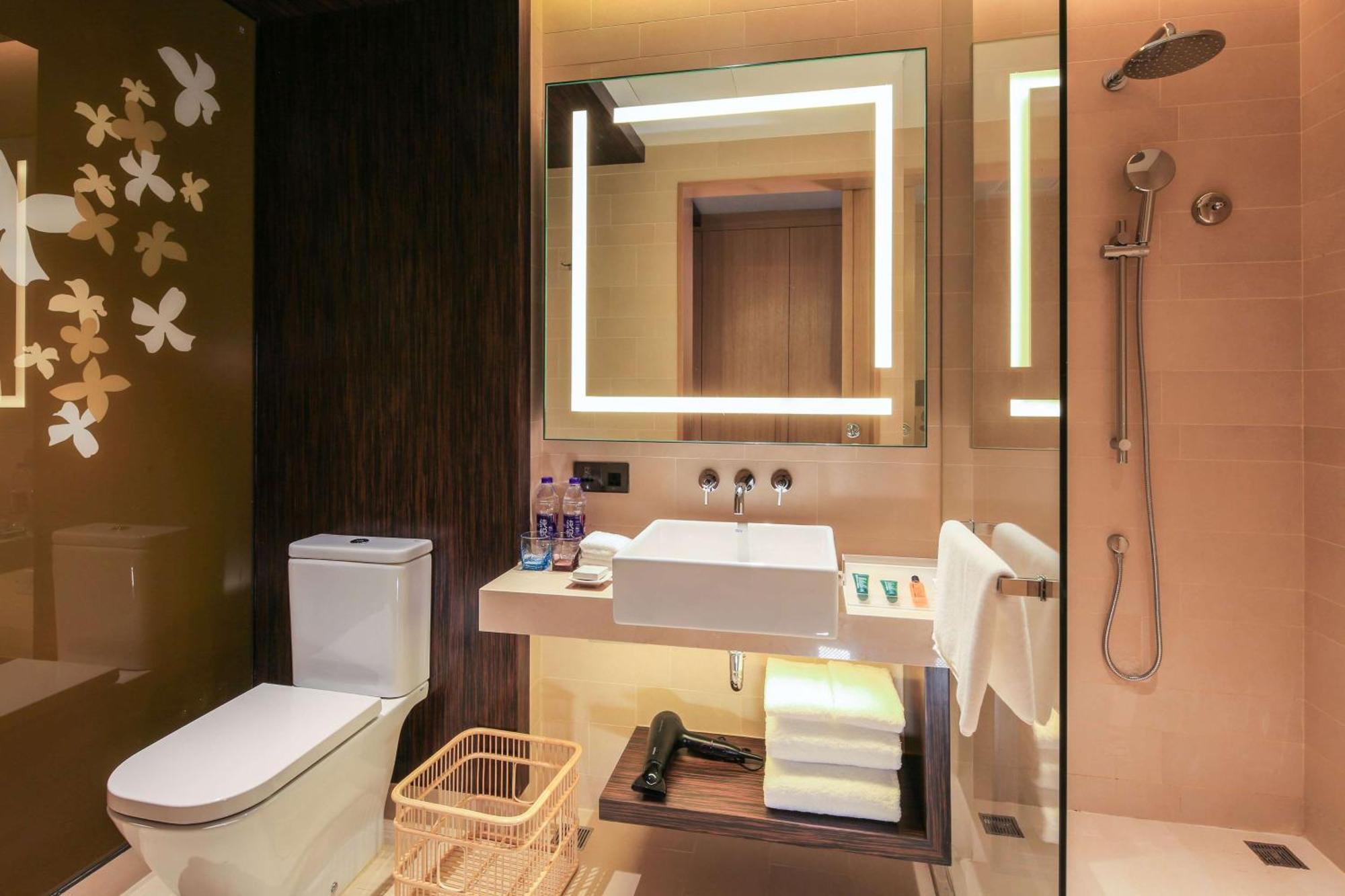 Hilton Garden Inn Ningbo Exterior photo