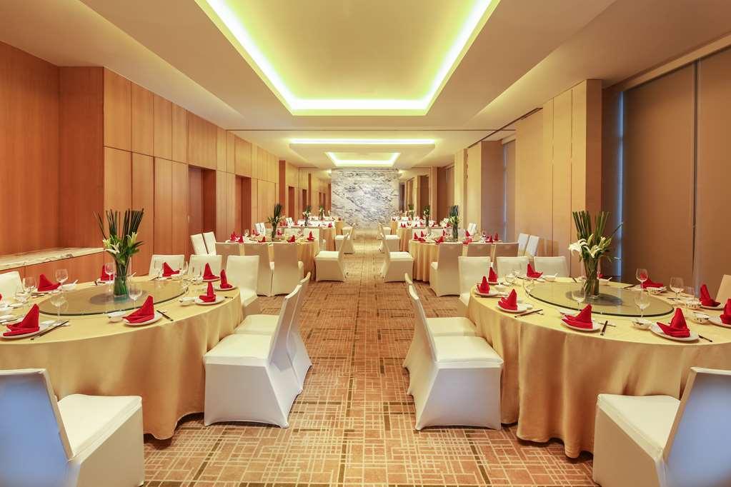 Hilton Garden Inn Ningbo Facilities photo