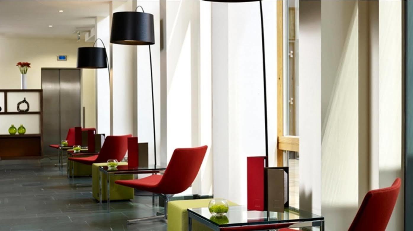Hilton Garden Inn Ningbo Exterior photo