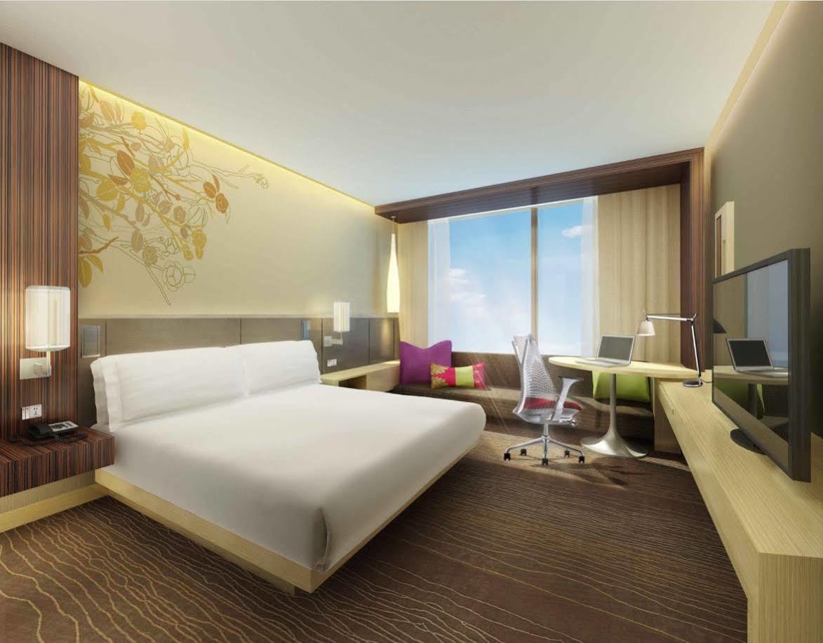 Hilton Garden Inn Ningbo Exterior photo